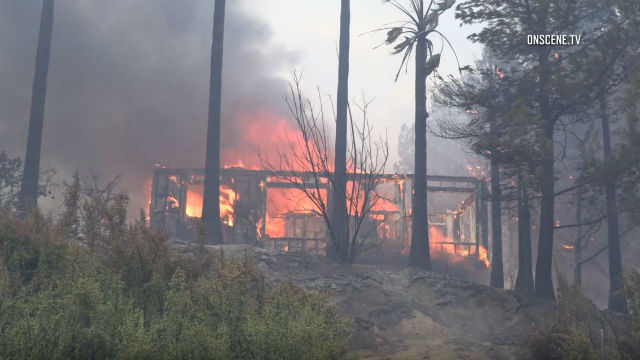 Home burns in Alpine